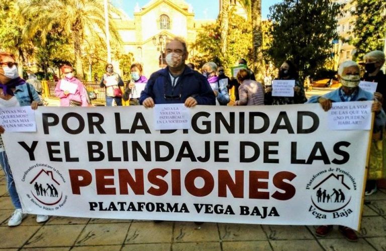 Concentración contra la violencia que se ejerce con las mujeres